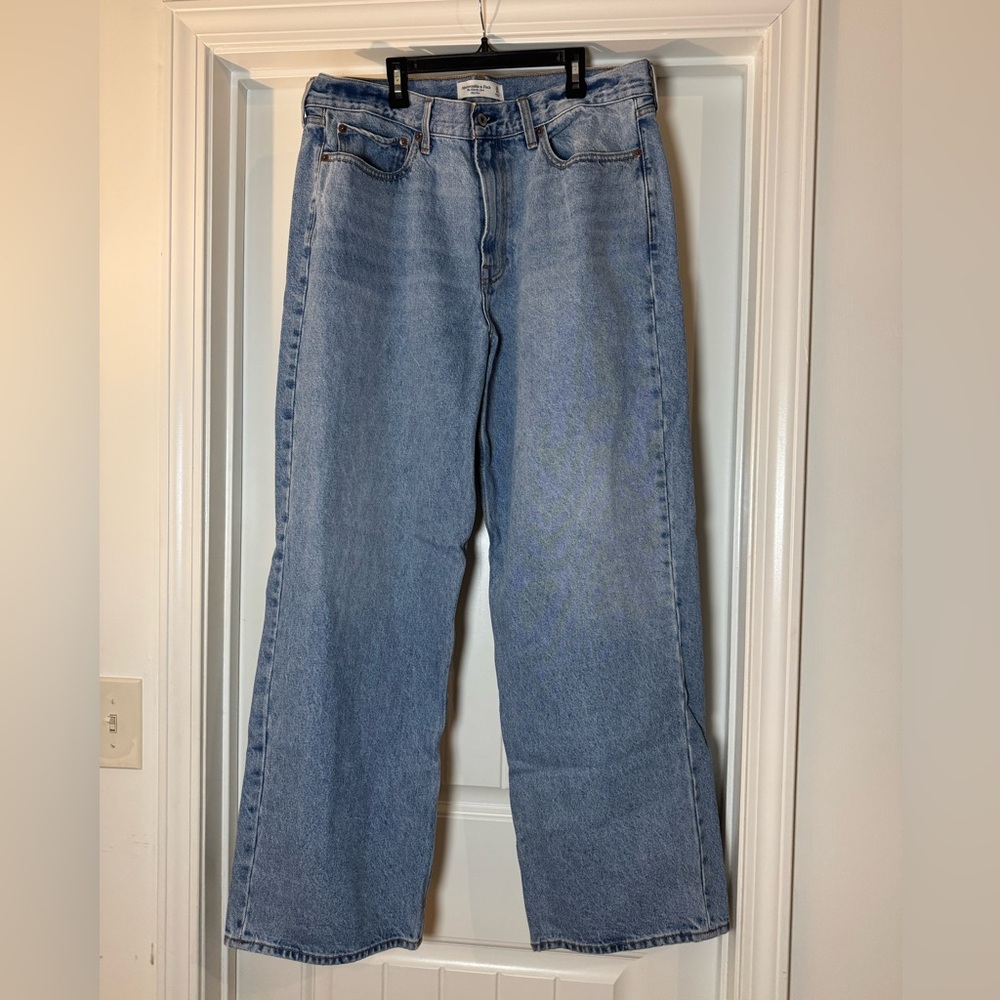 Abercrombie & Fitch Light Blue Straight Leg Jeans 32/14 Long